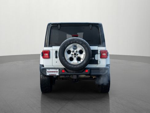 Used 2018 Jeep Wrangler Unlimited Sahara w/ Uconnect 4C Nav & Sound Group image 6