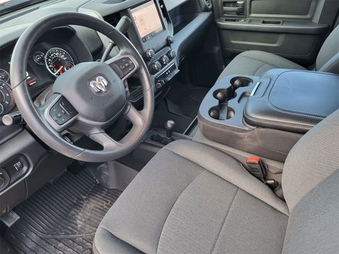 Used 2024 RAM 2500 Tradesman w/ Chrome Appearance Group image 13