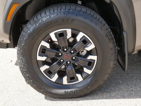 Certified 2023 Nissan Frontier PRO-4X w/ Technology Package AWD/4WD image 15