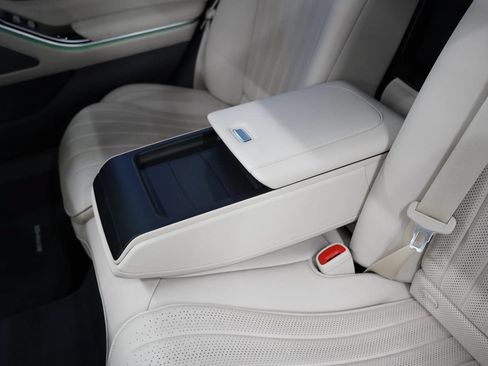 Used 2023 Mercedes-Benz S 500 4MATIC image 18