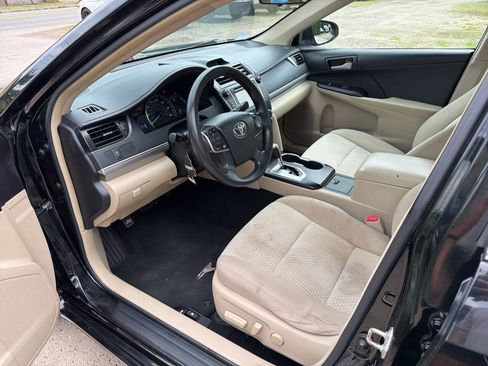 Used 2014 Toyota Camry LE FWD image 5