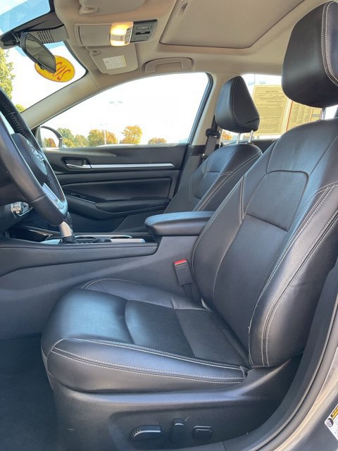 Used 2024 Nissan Altima 2.5 SL FWD image 14