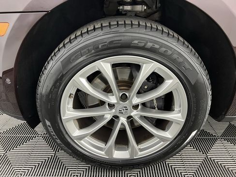 Used 2023 Porsche Macan image 10