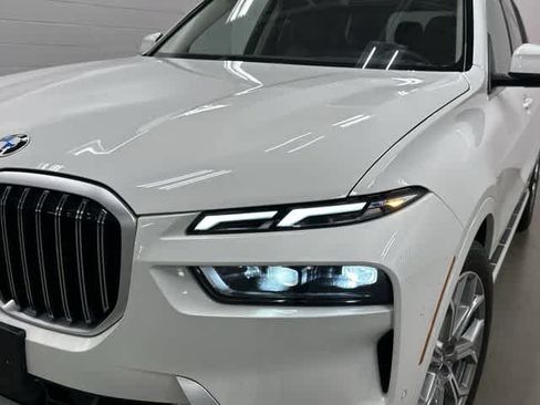 Used 2026 BMW X7 xDrive40i AWD/4WD image 32