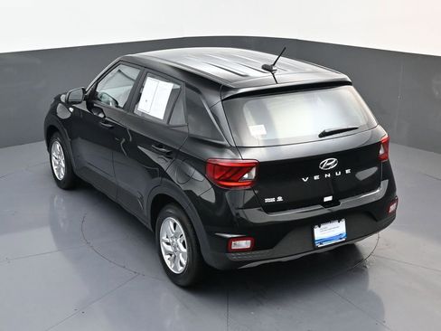Used 2026 Hyundai Venue SE FWD image 18