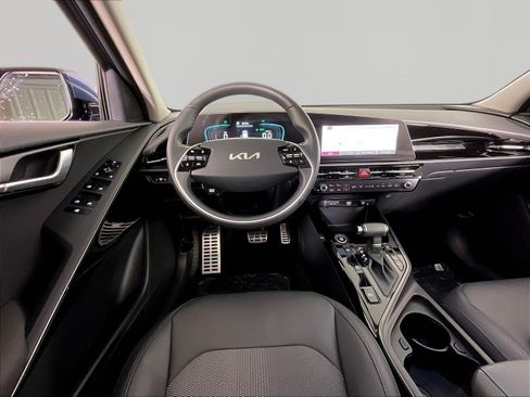 Used 2023 Kia Niro EX Touring FWD image 8