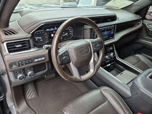 Used 2021 GMC Yukon Denali w/ Denali Premium Package AWD/4WD image 2