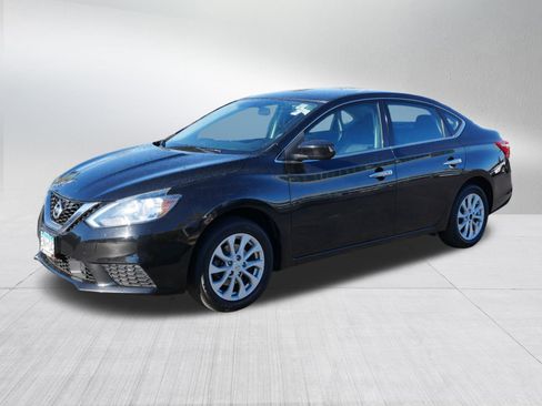 Used 2018 Nissan Sentra SV image 3