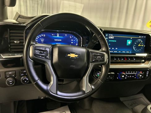 Used 2025 Chevrolet Silverado 1500 LT image 15