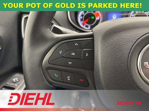 Used 2019 Jeep Cherokee Trailhawk image 28