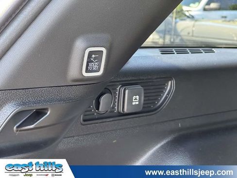 Certified 2025 Jeep Grand Cherokee Limited w/ MOPAR Finishing Package AWD/4WD image 28
