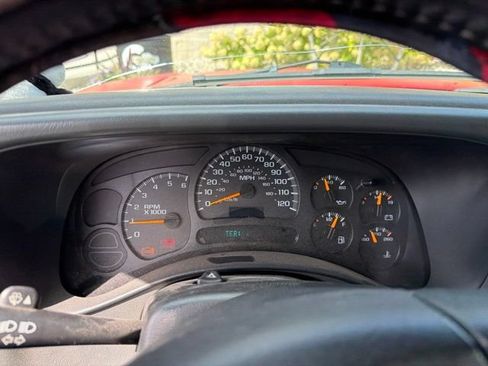 Used 2005 GMC Sierra 1500 SLE w/ Light Duty Power Package AWD/4WD image 5
