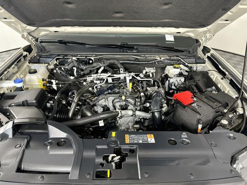 Used 2025 Ford Ranger Lariat RWD image 32