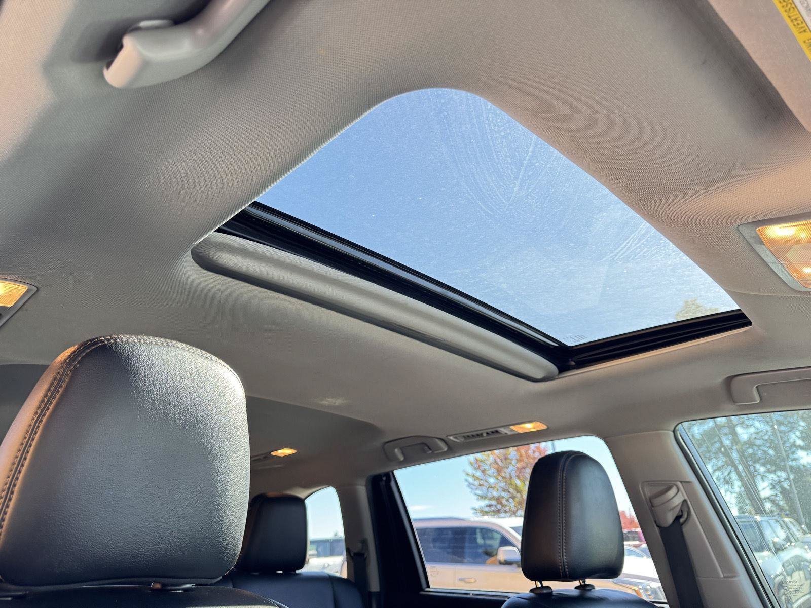 Used 2019 Toyota Highlander XLE AWD/4WD image 26