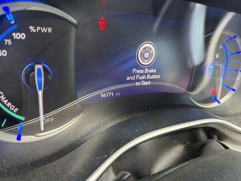 Used 2023 Chrysler Pacifica Touring-L FWD image 10