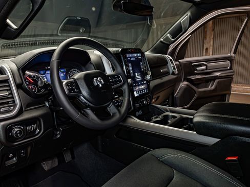 Used 2025 RAM 1500 Big Horn image 17