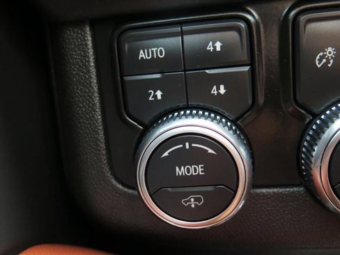 Used 2023 GMC Yukon Denali Ultimate AWD/4WD image 15