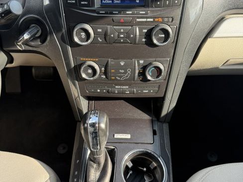 Used 2018 Ford Explorer FWD image 17