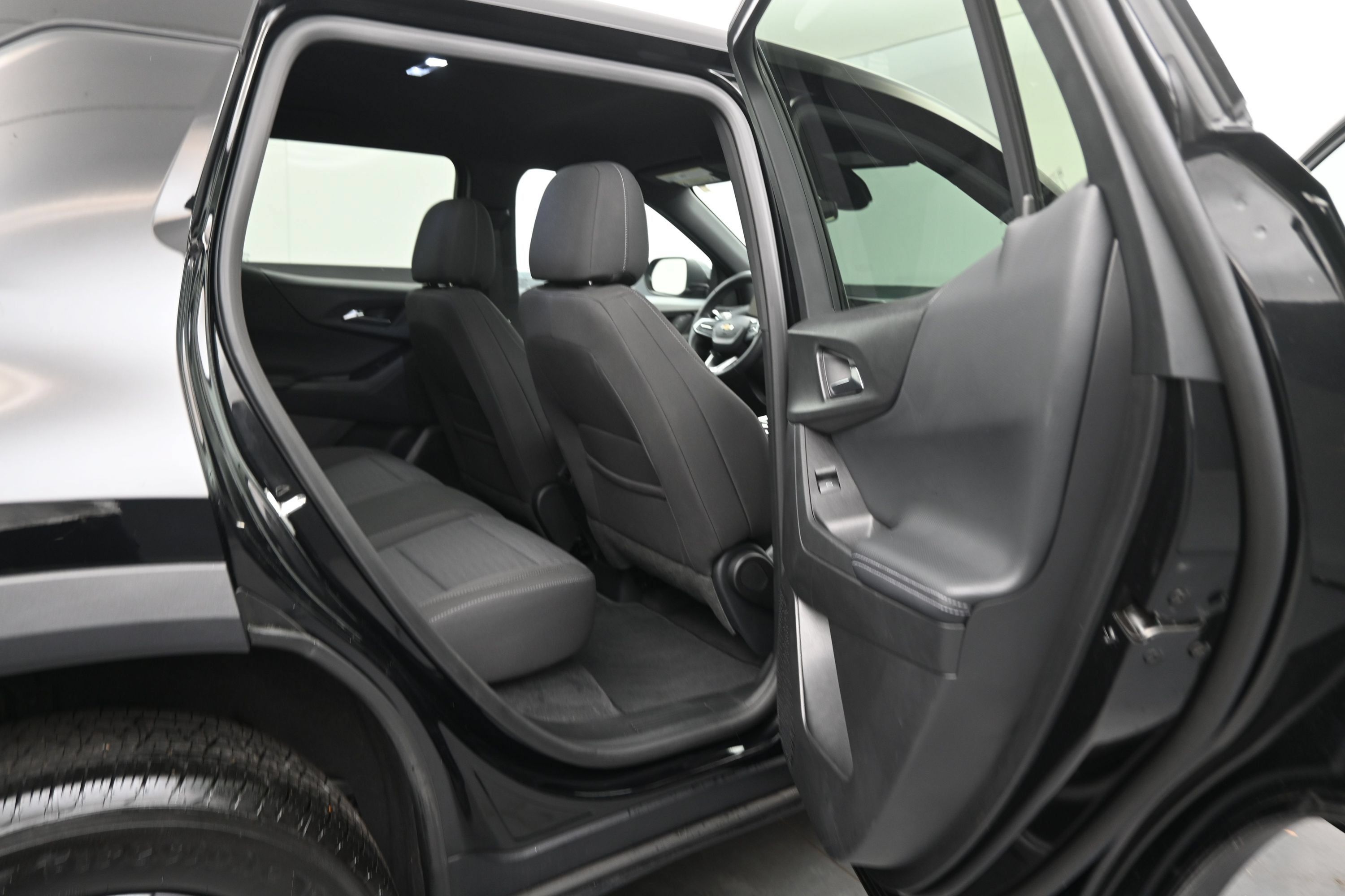 Used 2026 Chevrolet Equinox LT FWD image 13