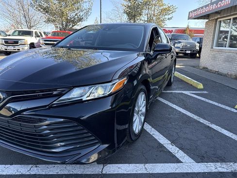 Used 2020 Toyota Camry LE w/ Carpet Mat Package image 13