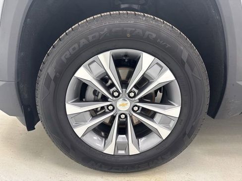 Used 2025 Chevrolet Equinox LT w/ Convenience Package II image 37