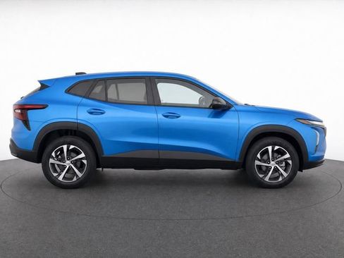 Used 2025 Chevrolet Trax RS w/ Driver Confidence Package FWD image 4
