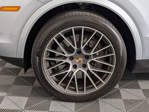 Certified 2022 Porsche Cayenne Coupe AWD/4WD image 11