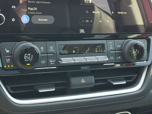 Used 2025 Toyota Grand Highlander AWD image 18