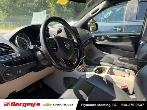 Used 2019 Dodge Grand Caravan SXT FWD image 9