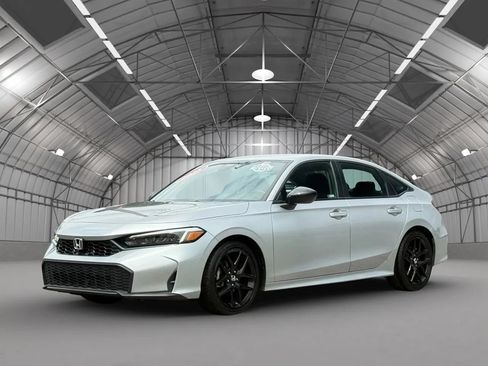 Used 2025 Honda Civic Sport image 3