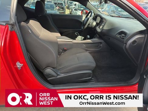 Used 2016 Dodge Challenger R/T image 16