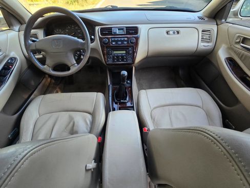 Used 2000 Honda Accord EX image 2