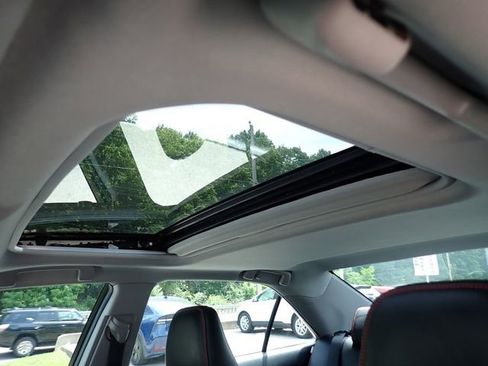Used 2015 Toyota Camry XSE FWD image 23