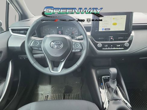 Used 2025 Toyota Corolla SE image 12