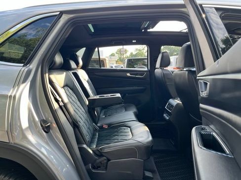 Used 2024 Volkswagen Atlas Cross Sport SEL Premium R-Line AWD/4WD image 21