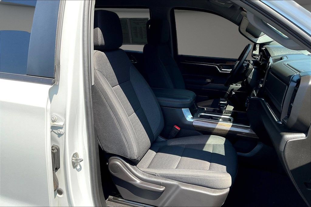 Used 2024 Chevrolet Silverado 1500 RST RWD image 33