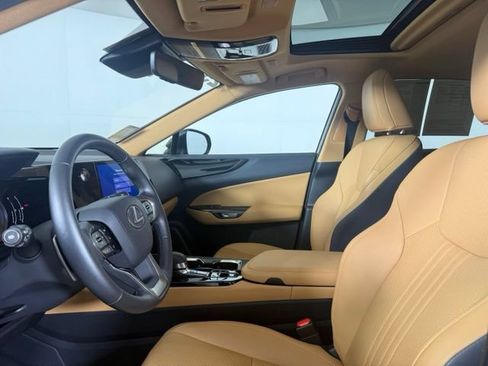 Used 2025 Lexus NX 350h AWD image 20