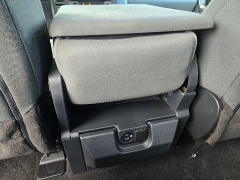 Used 2023 Ford F150 XLT image 11