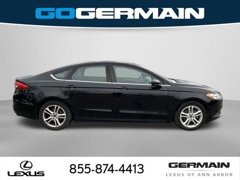 Used 2018 Ford Fusion SE w/ Fusion SE Technology Package image 9