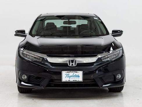Used 2016 Honda Civic Touring image 4