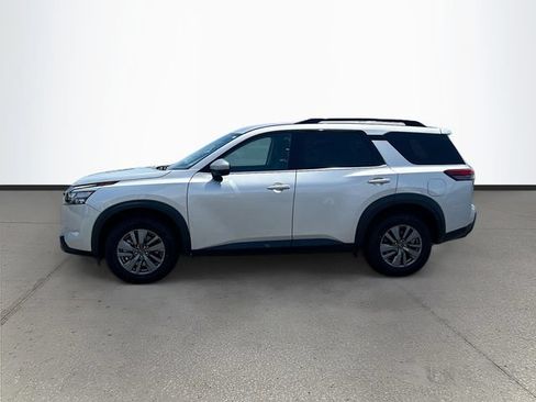 Used 2025 Nissan Pathfinder SV AWD/4WD image 4