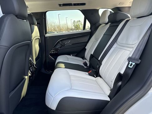 Certified 2025 Land Rover Range Rover Sport Dynamic SE image 14
