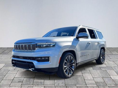 Used 2022 Jeep Grand Wagoneer Series III w/ Rear Seat Video Group 1 image 3