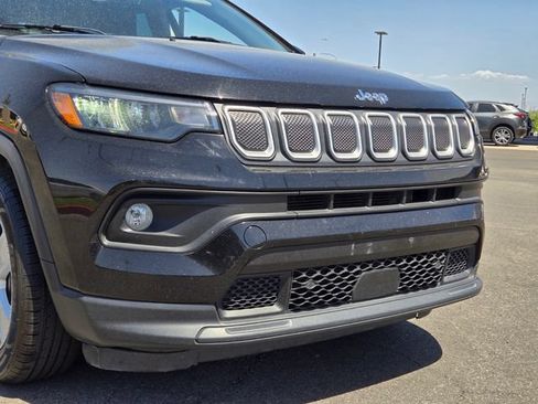 Used 2022 Jeep Compass Latitude FWD image 8