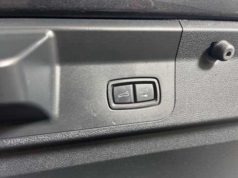 Used 2018 Porsche Panamera 4S image 35