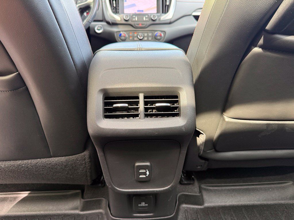 Used 2020 GMC Terrain SLT w/ Preferred Package AWD/4WD image 30