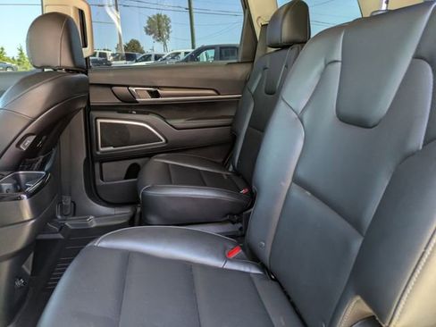 Used 2024 Kia Telluride S w/ S Sunroof Package FWD image 16