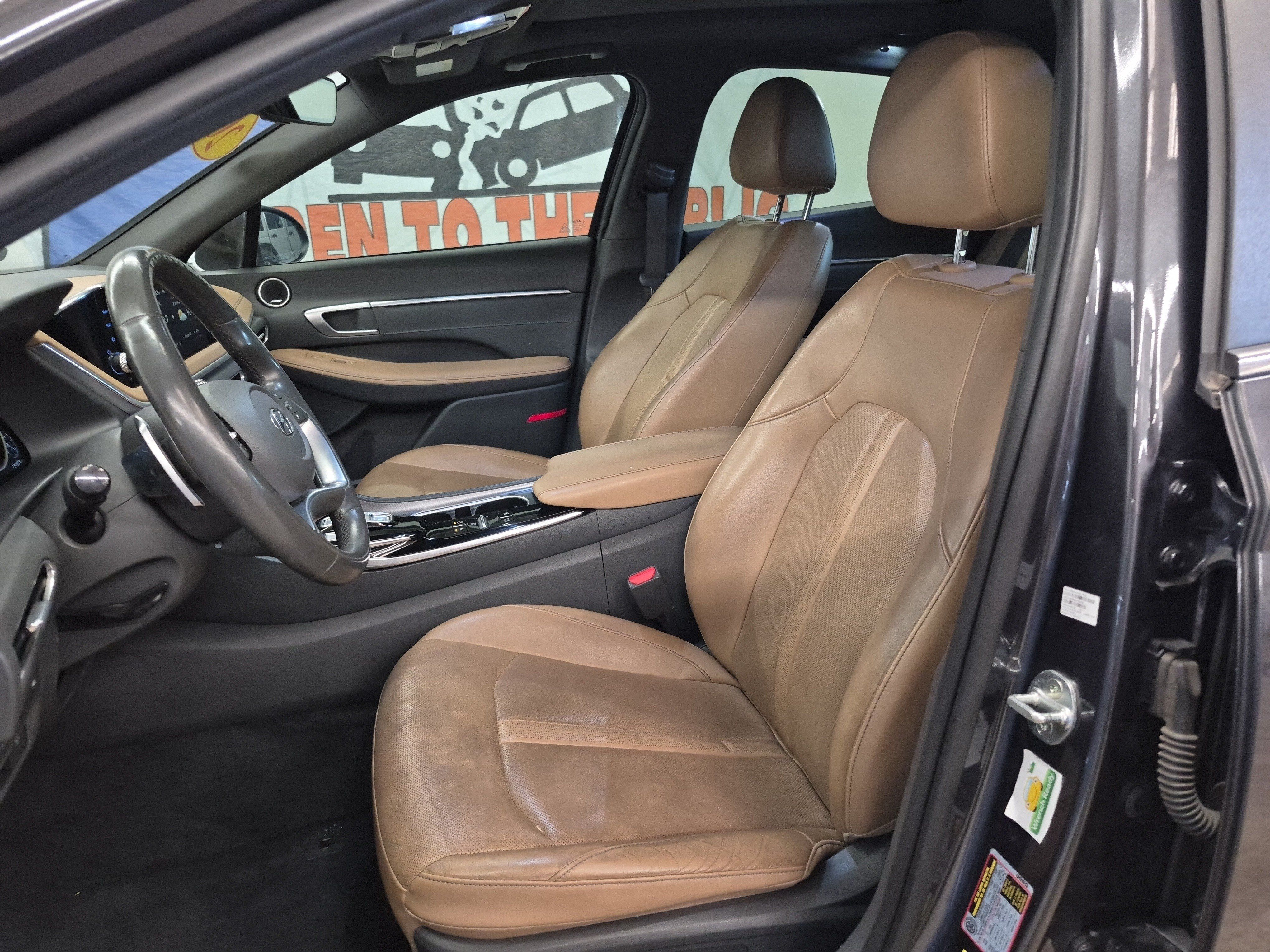 Used 2021 Hyundai Sonata Limited w/ Preferred Accessory Package FWD image 12