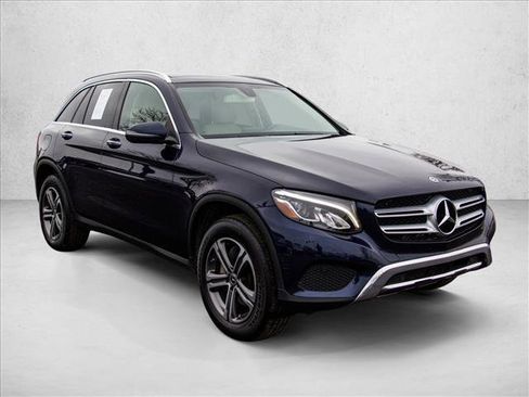 Used 2019 Mercedes-Benz GLC 300 4MATIC image 3