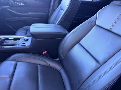 Used 2023 Chevrolet Traverse RS image 22